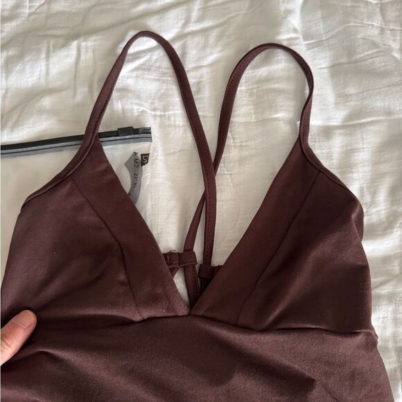 SHEIN Foxxy Ladies' Summer Solid Color Asymmetric Hem Backless Strap Tank Top - Picture 4 of 12